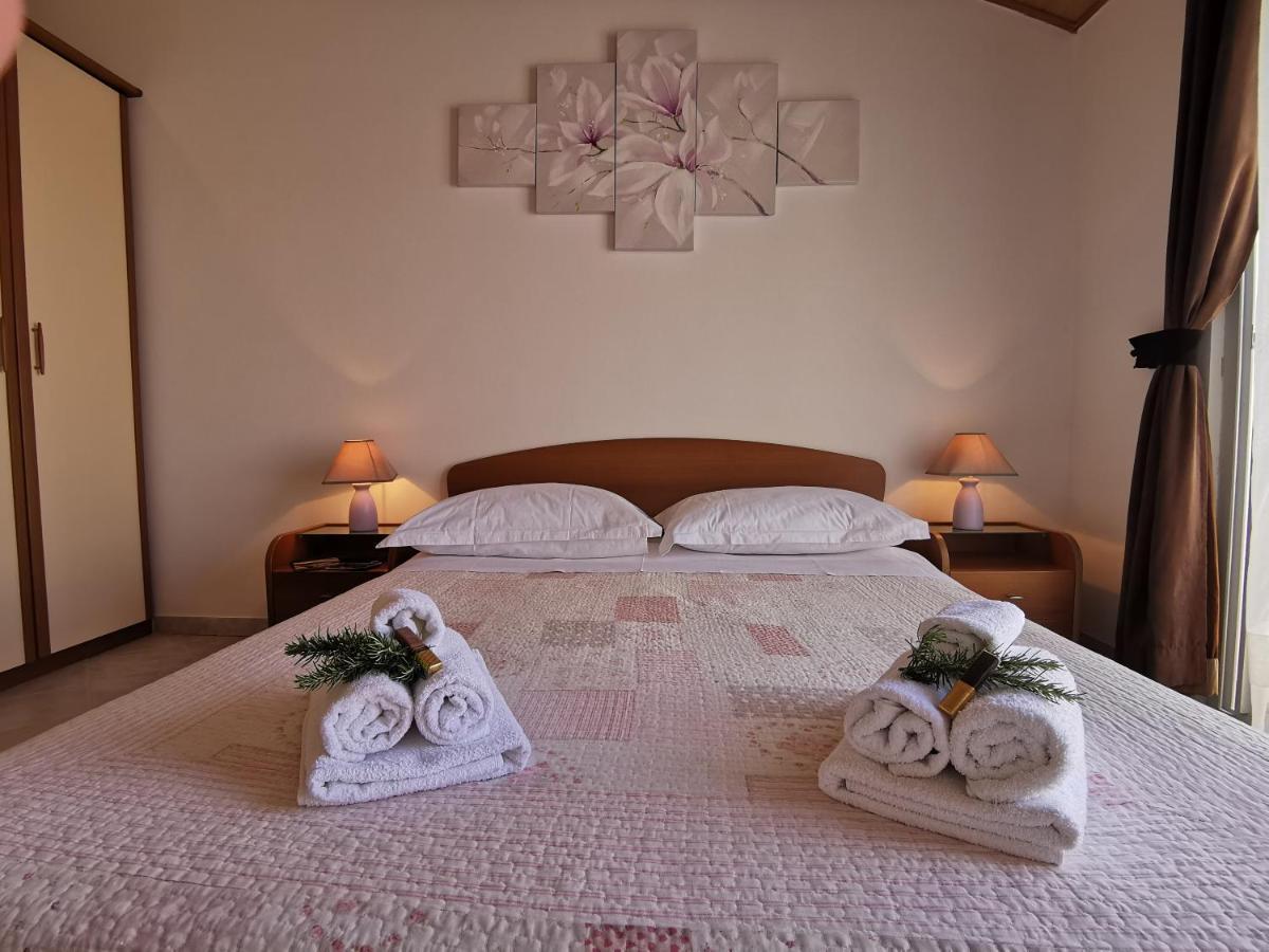 Apartments Marija Lastovo Екстериор снимка