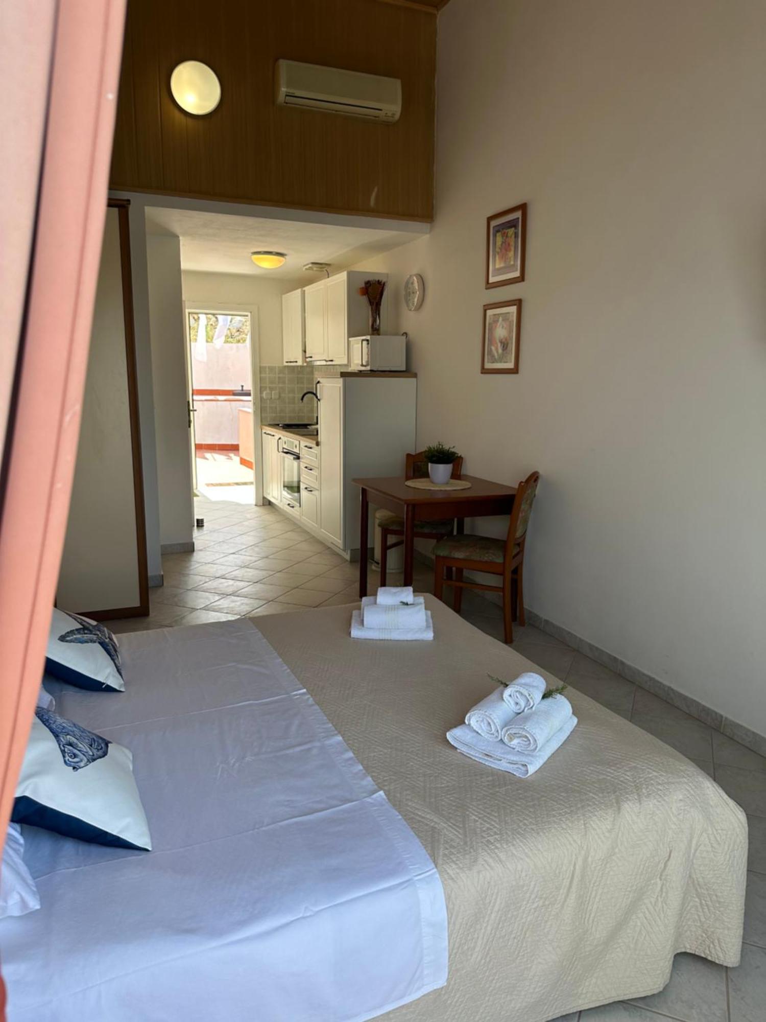 Apartments Marija Lastovo Екстериор снимка