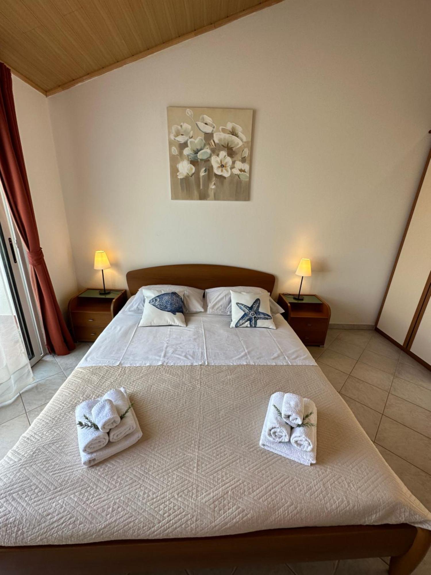 Apartments Marija Lastovo Екстериор снимка