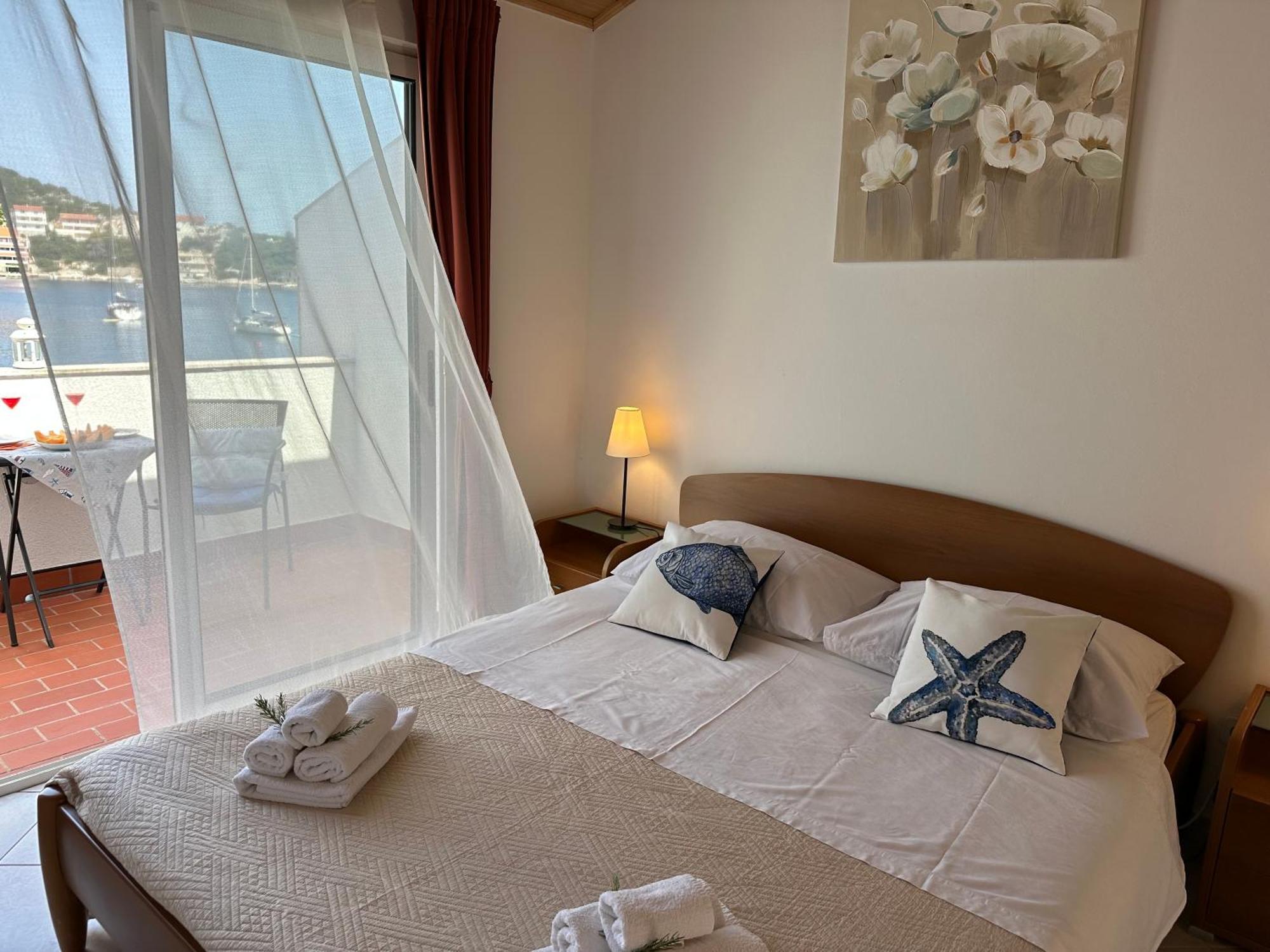 Apartments Marija Lastovo Екстериор снимка