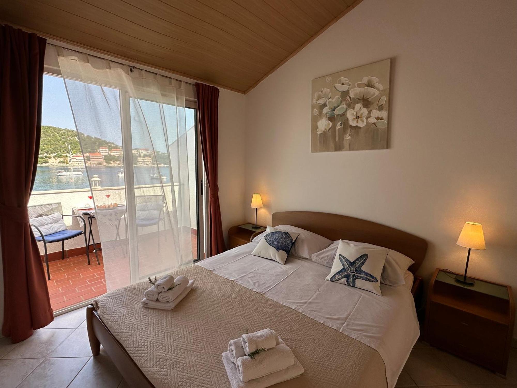 Apartments Marija Lastovo Екстериор снимка
